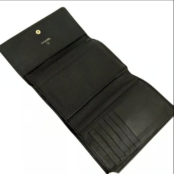 AUTHENTIC CHANEL BLACK CC LOGO GRAINED CALF SKIN TRIFOLD WALLET - Picture 2 of 8